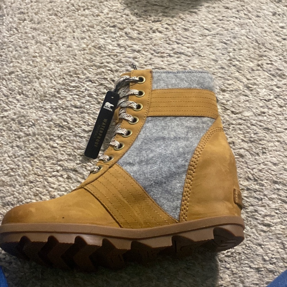 Sorel Joan of arctic